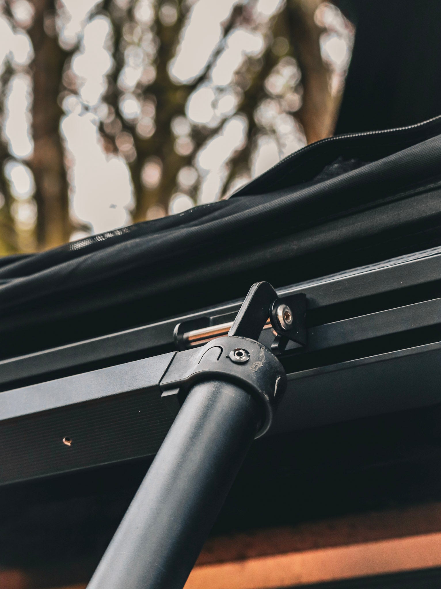 RoyaTents Cargo Rooftop Tent – Aluminium Triangle with X Hinge
