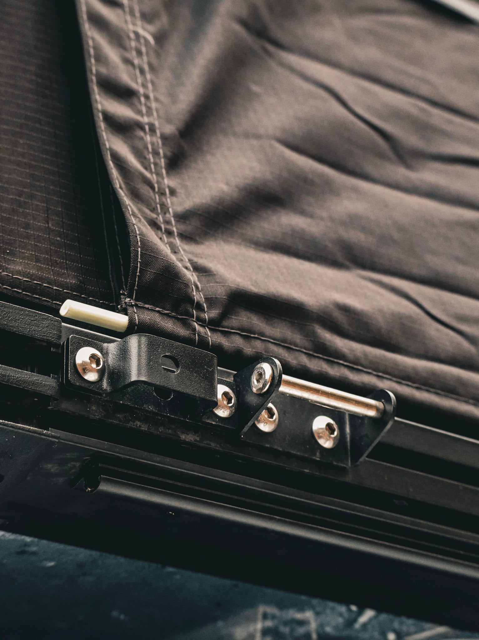 RoyaTents Cargo Rooftop Tent – Aluminium Triangle with X Hinge